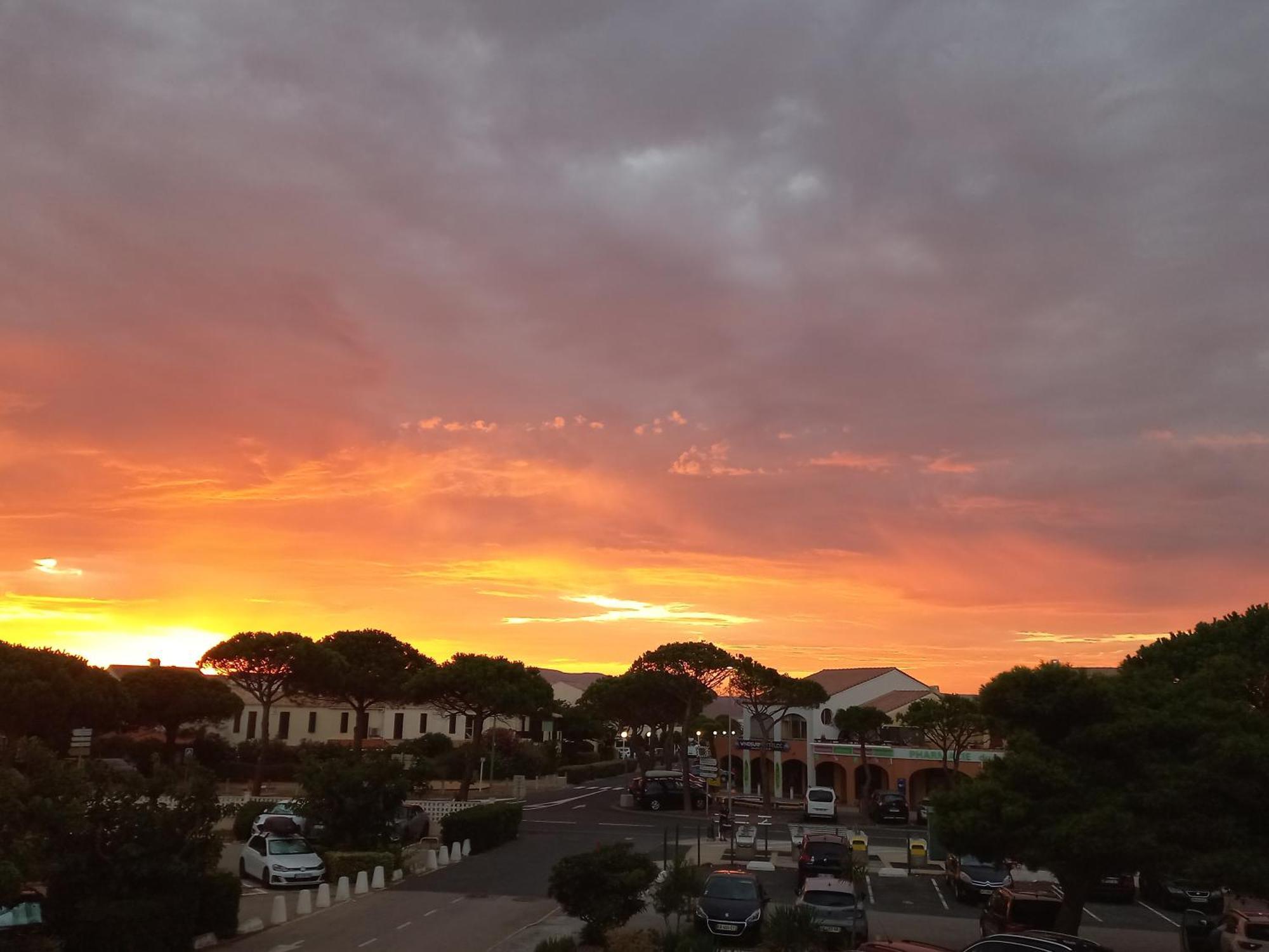 Coquet 4 Pers, Piscine,clim Mobile, A 300 M,a 5min A Pied Du Lydia Apartment Le Barcares